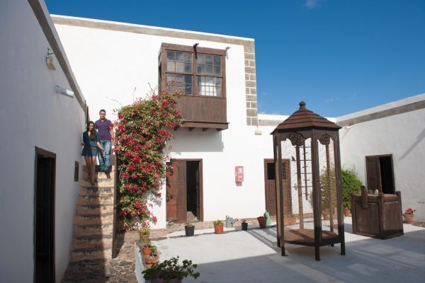 Excursiones Fuertecharter Fuerteventura | Historia: La Ampuyenta