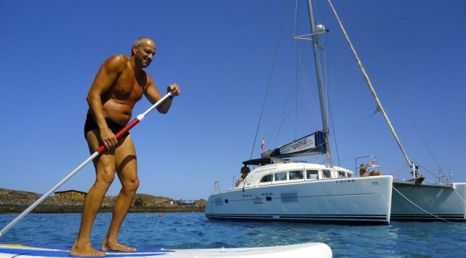 Guía práctica del SUP para nuestras excursiones en barco Fuertecharter